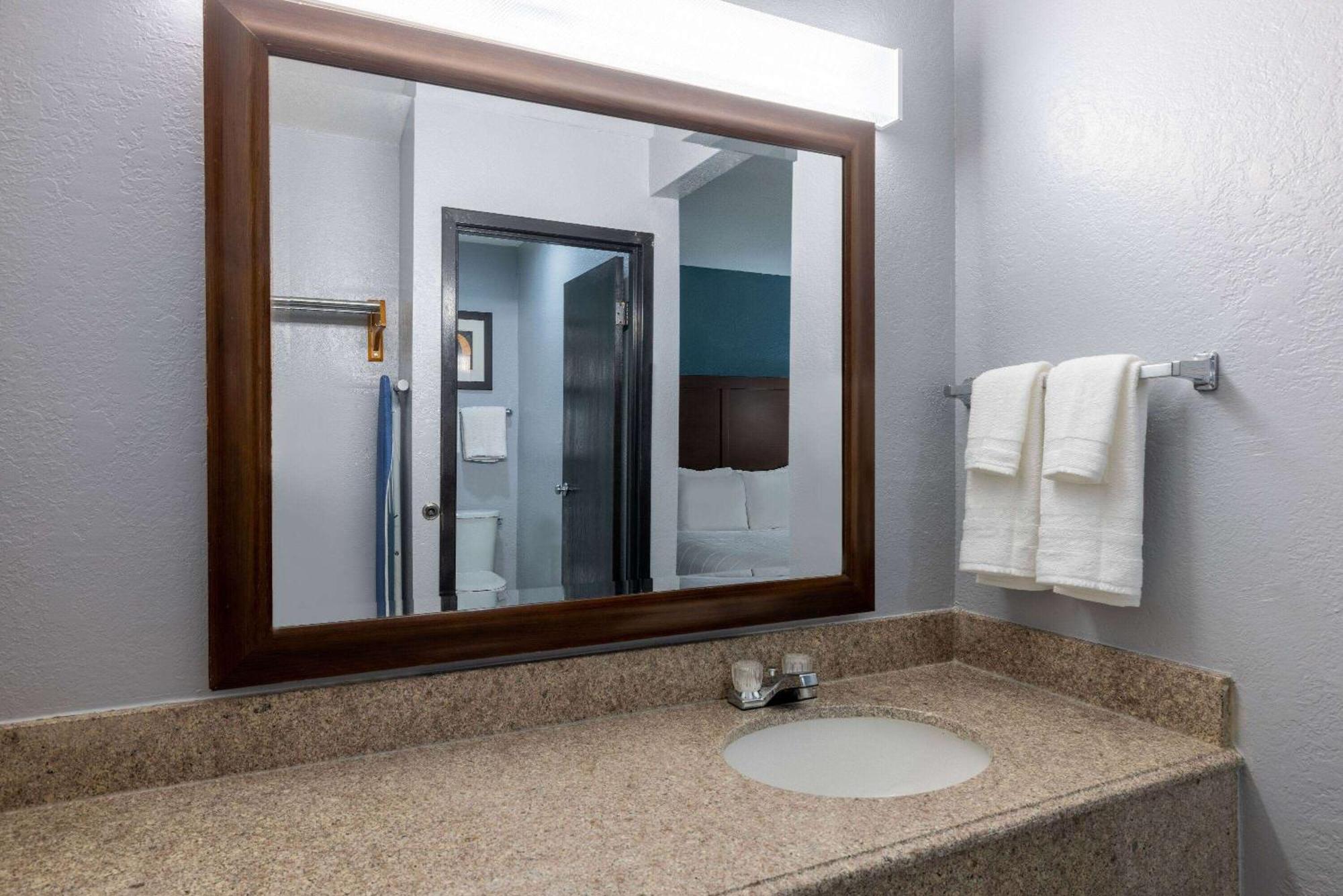 Travelodge By Wyndham بروكلين سنتر المظهر الخارجي الصورة